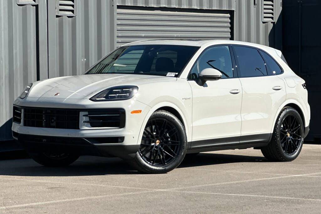 2026 Porsche Cayenne AWD