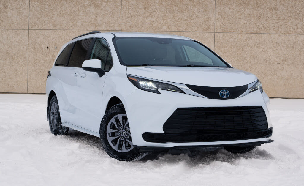 2022 Toyota Sienna LE 8-Passenger AWD