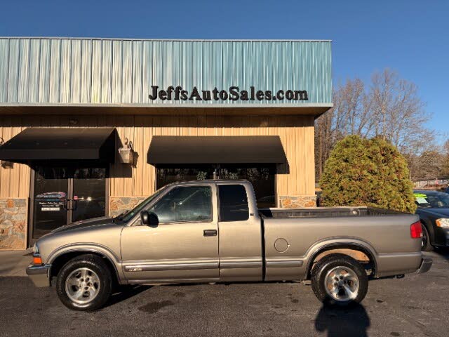 2000 Chevrolet S-10 LS Extended Cab RWD