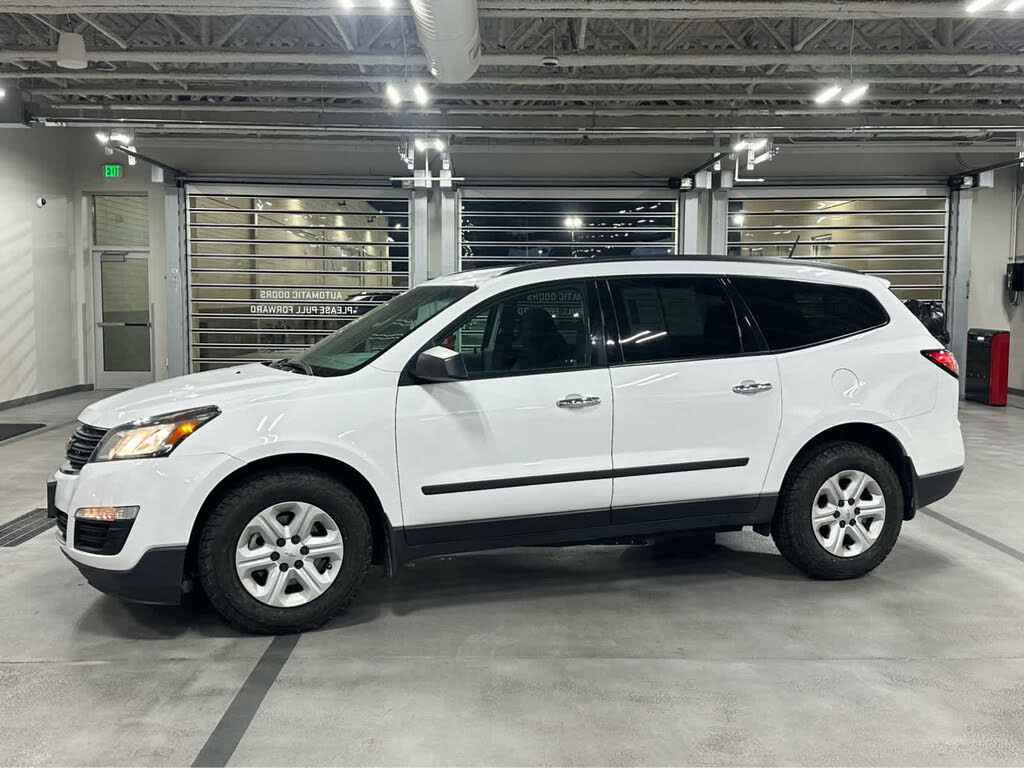 2017 Chevrolet Traverse LS AWD