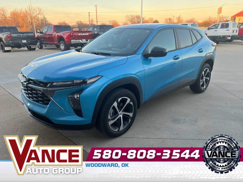 2025 Chevrolet Trax RS with 1RS FWD