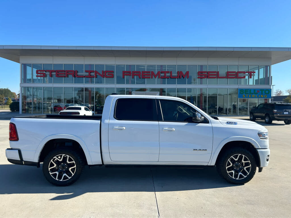 2025 RAM 1500 Laramie Crew Cab 4WD