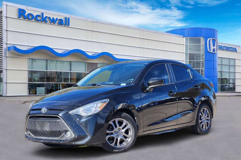 2019 Toyota Yaris L Sedan FWD