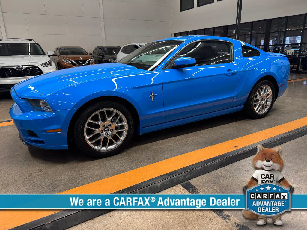 2013 Ford Mustang V6 Premium Coupe RWD