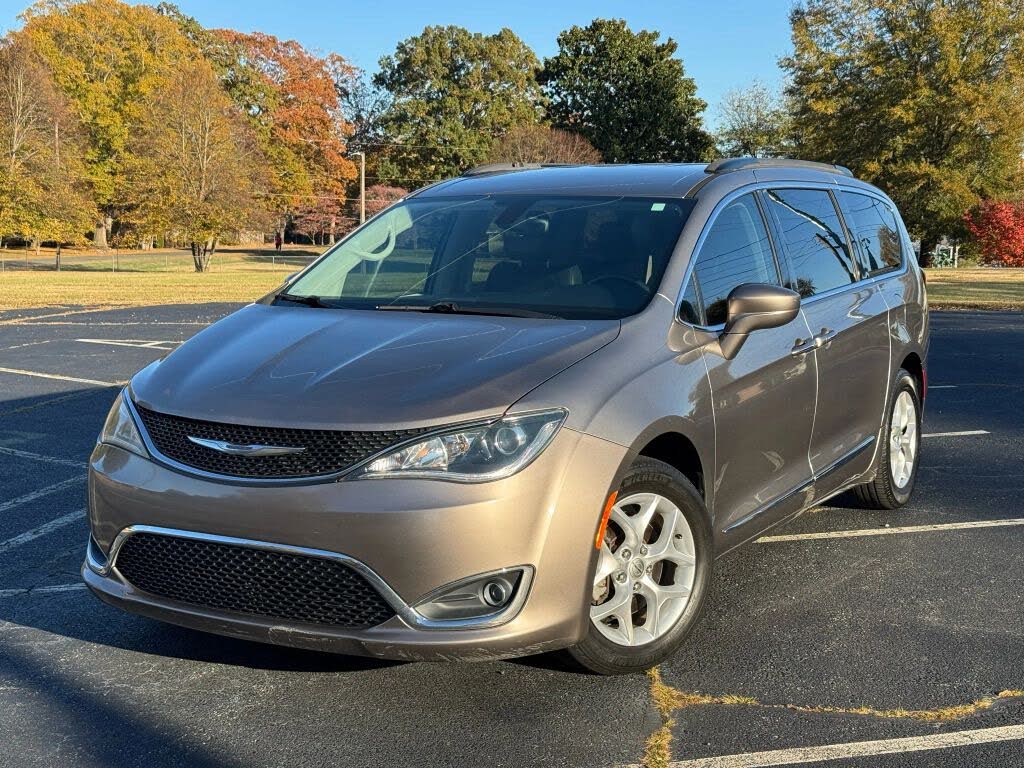 2017 Chrysler Pacifica Touring L FWD