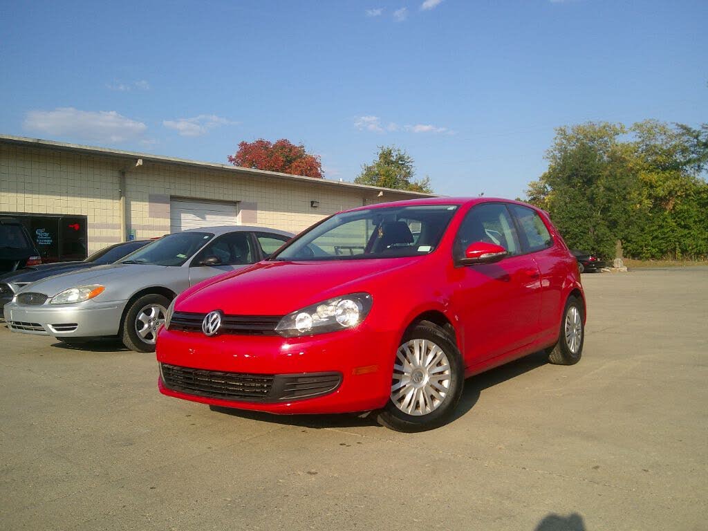 2013 Volkswagen Golf FWD 2dr