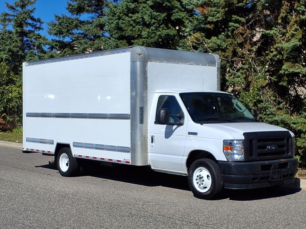 2022 Ford E-Series Chassis E-350 SD Cutaway SB RWD