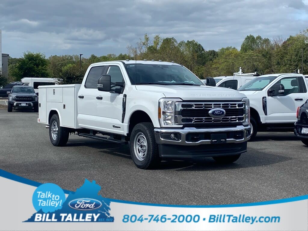 2026 Ford F-350 Super Duty Chassis XL Crew Cab 4WD