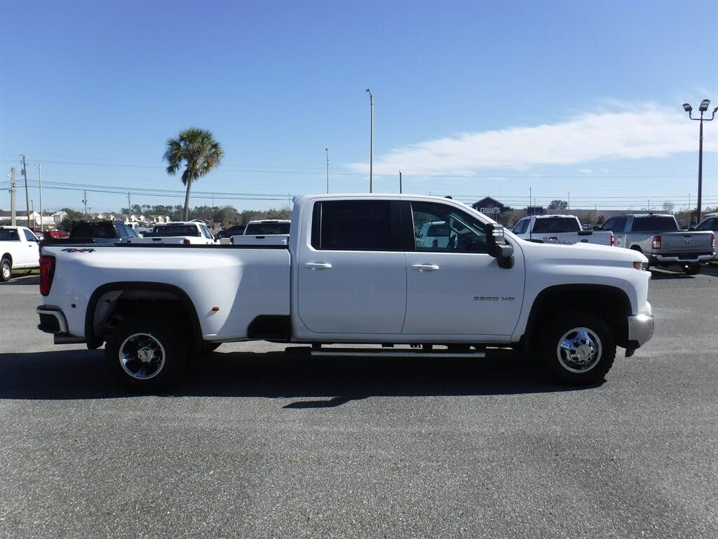2024 Chevrolet Silverado 3500HD LT Crew Cab 4WD