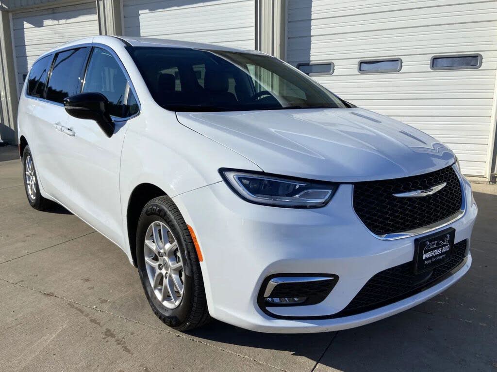 2024 Chrysler Pacifica Touring L FWD