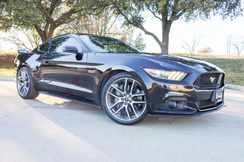 2017 Ford Mustang GT Premium Coupe RWD