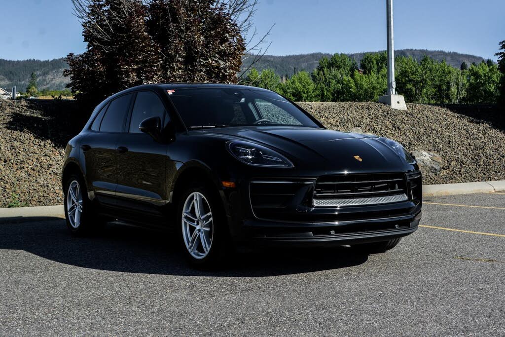 2022 Porsche Macan AWD