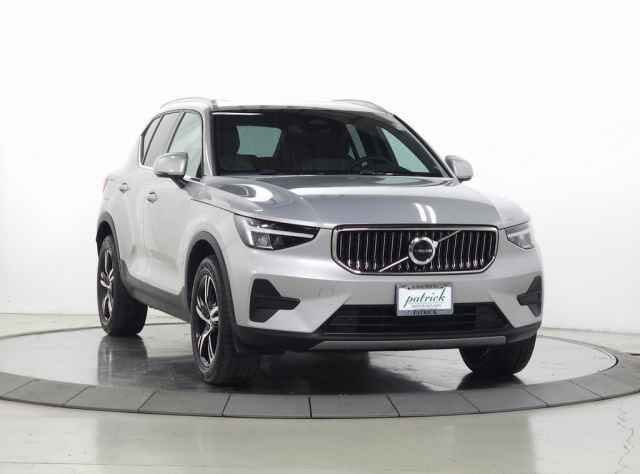 2025 Volvo XC40 B5 Core Bright Theme AWD