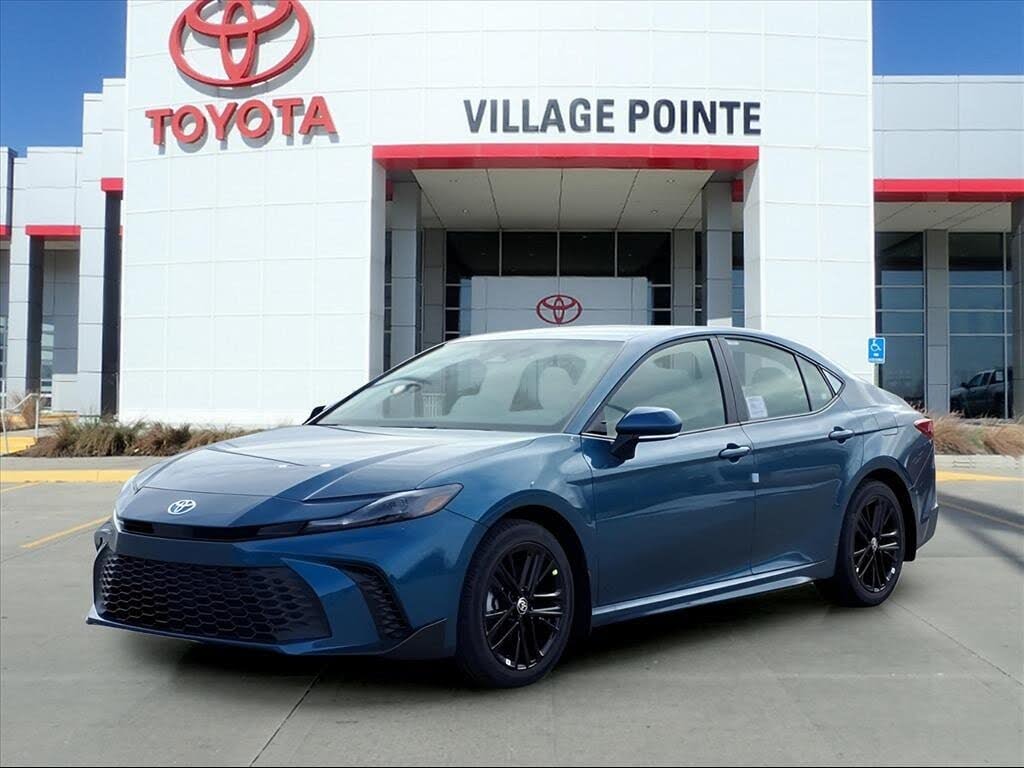 2026 Toyota Camry SE FWD