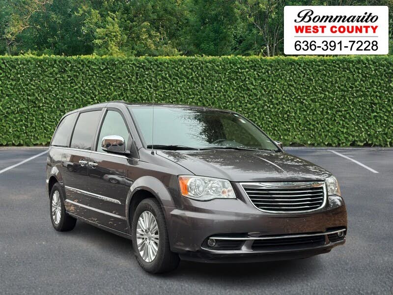 2015 Chrysler Town & Country Touring-L FWD