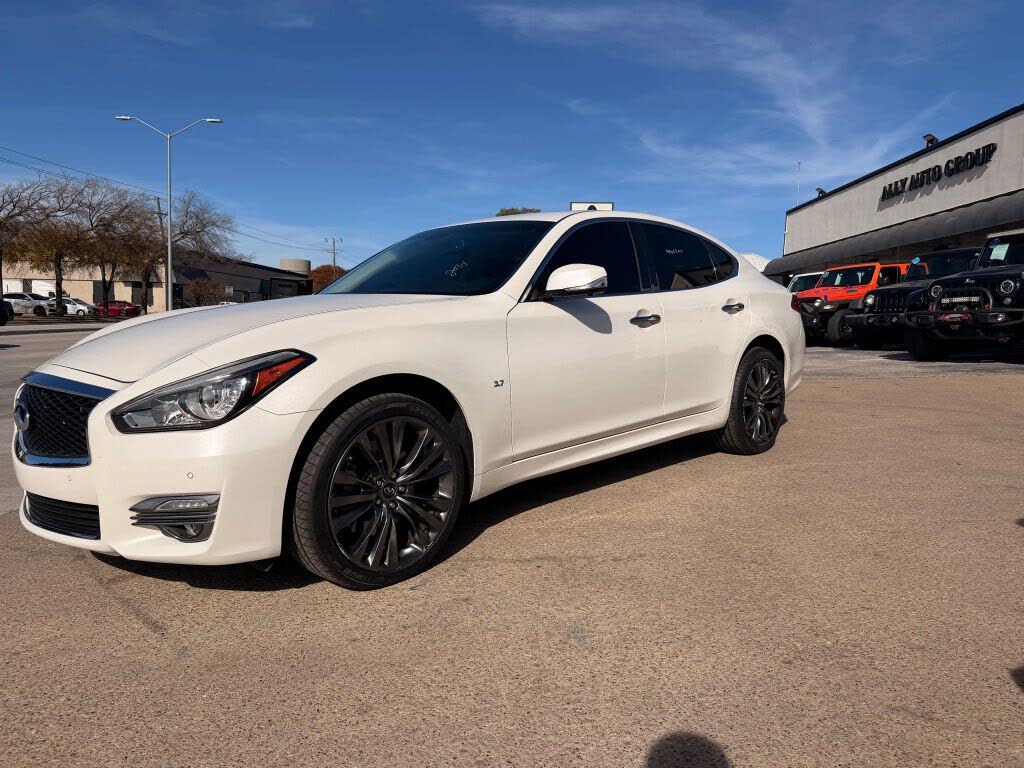 2016 INFINITI Q70 3.7 AWD