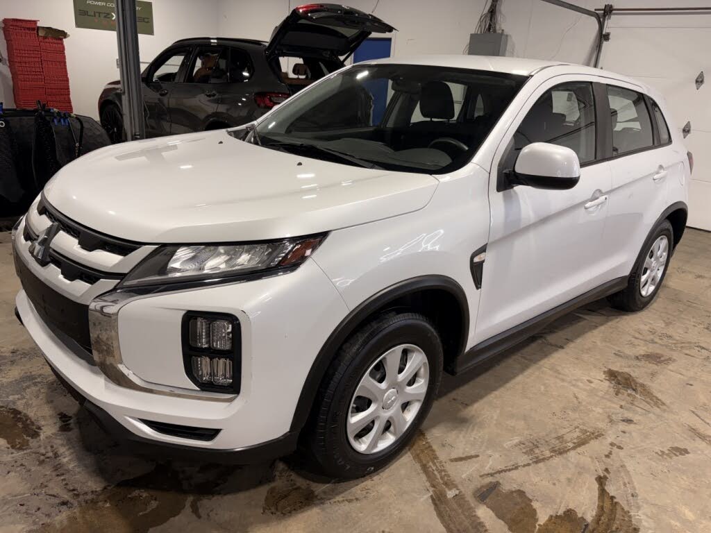 2022 Mitsubishi RVR ES AWC