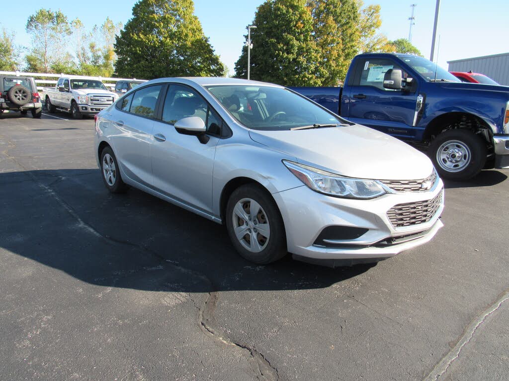2017 Chevrolet Cruze LS Sedan FWD