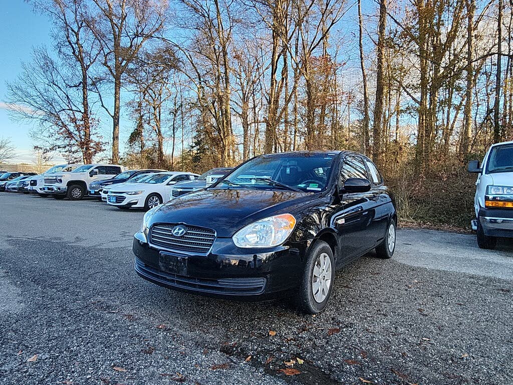 2010 Hyundai Accent GS 2-Door Hatchback FWD