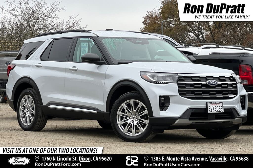 2025 Ford Explorer Active AWD
