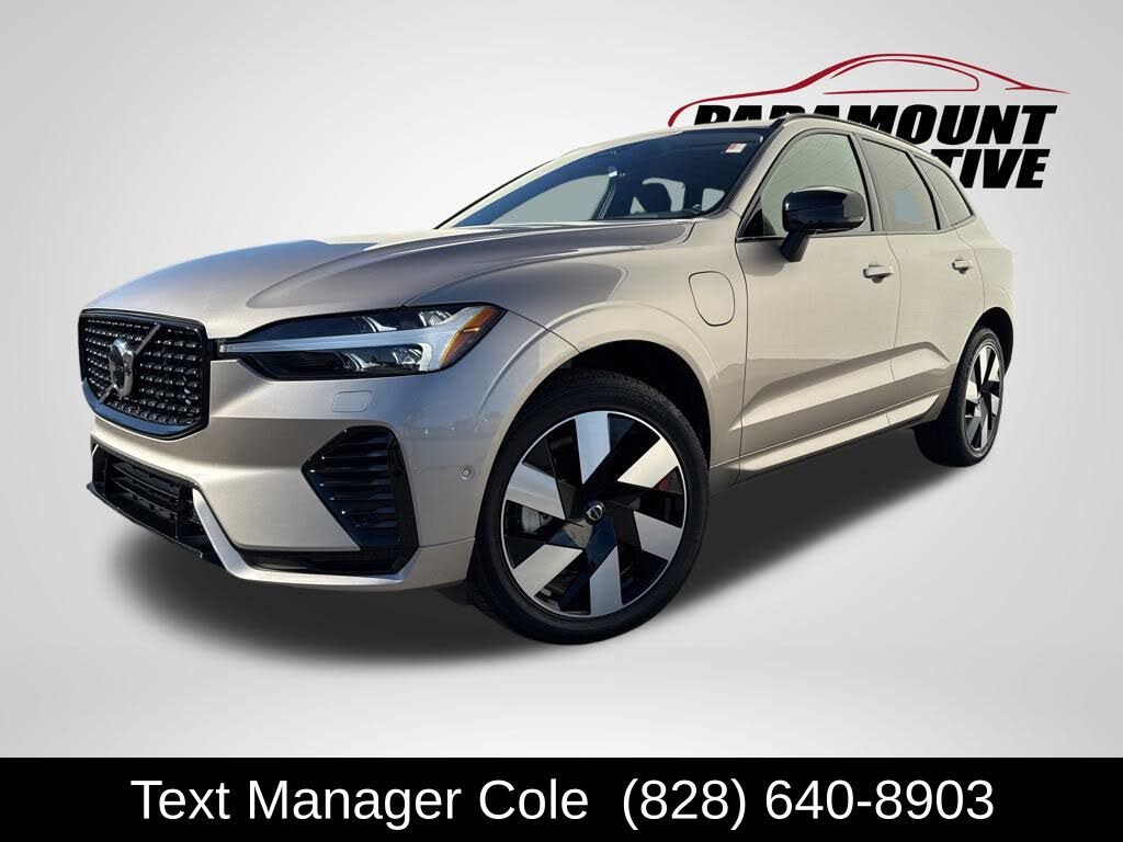 2024 Volvo XC60 Recharge T8 Plus Dark Theme eAWD