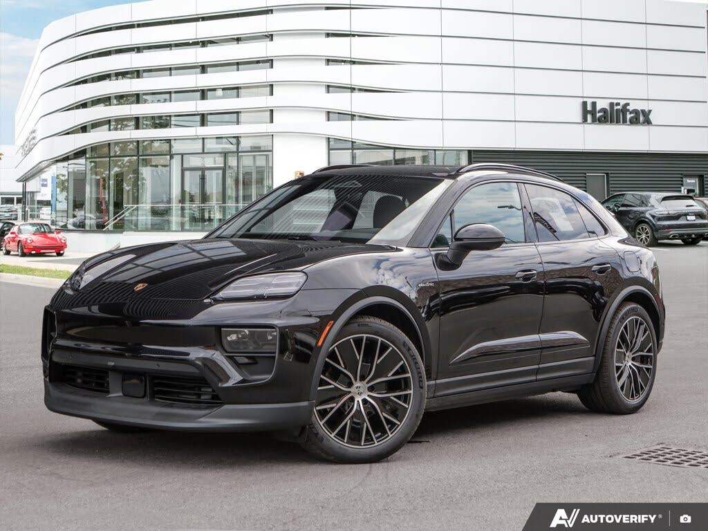 2025 Porsche Macan AWD
