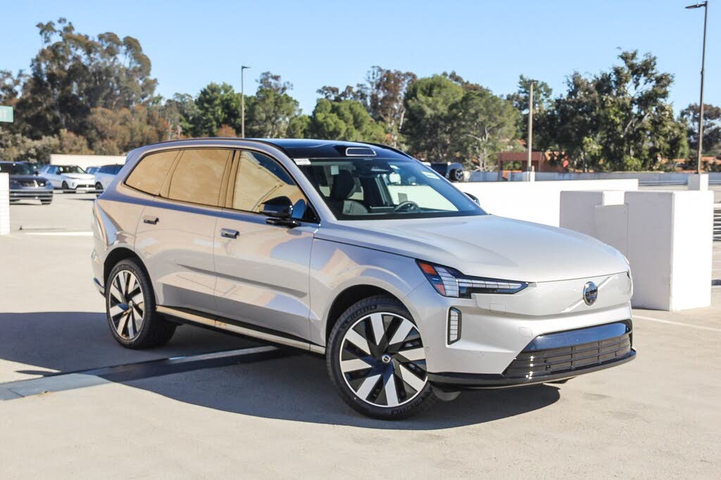 2025 Volvo EX90 Twin Plus 6-Passenger eAWD