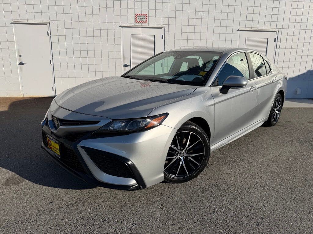 2022 Toyota Camry SE FWD