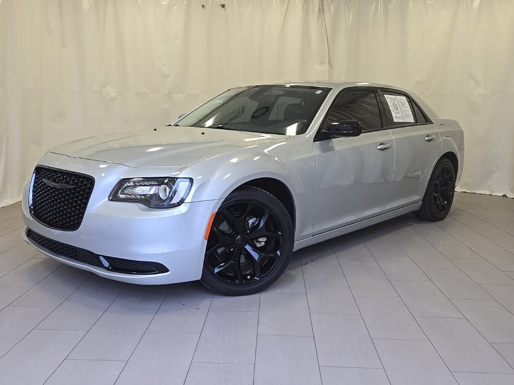 2022 Chrysler 300 Touring RWD