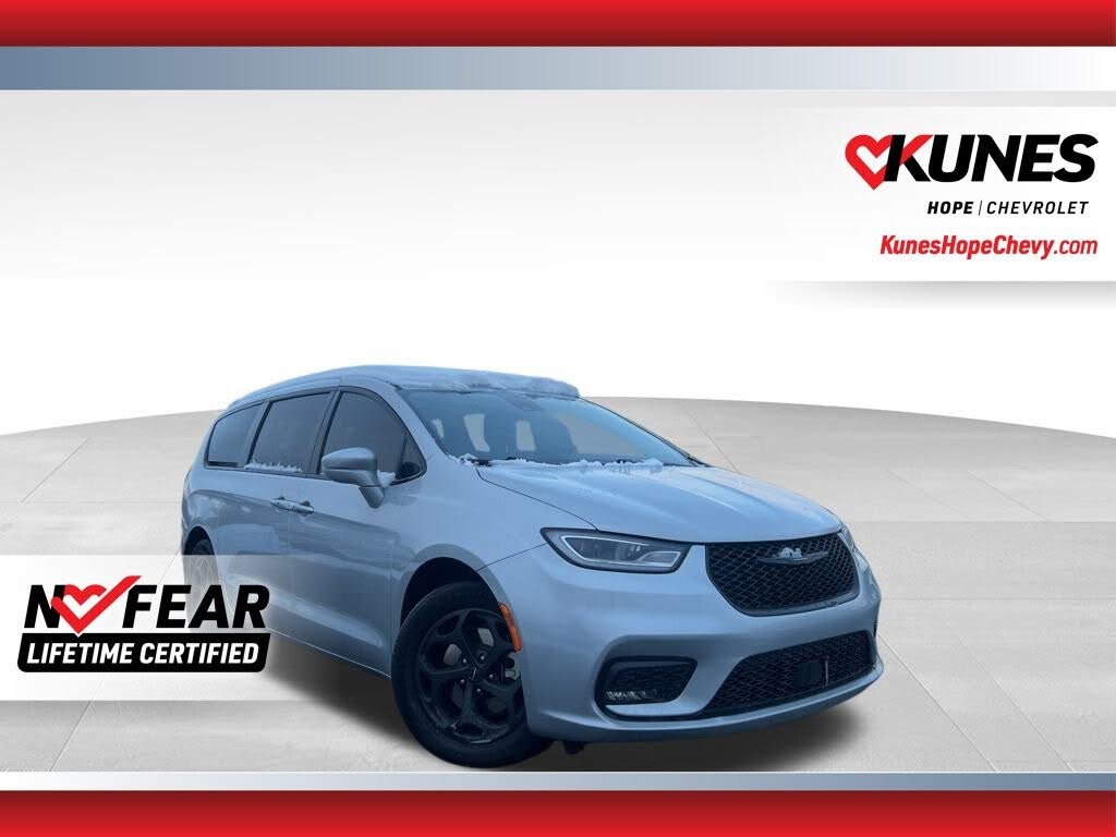 2022 Chrysler Pacifica Hybrid Touring L FWD