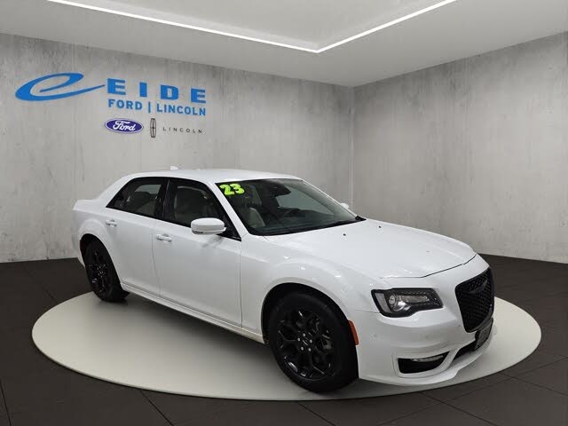 2023 Chrysler 300 Touring L AWD