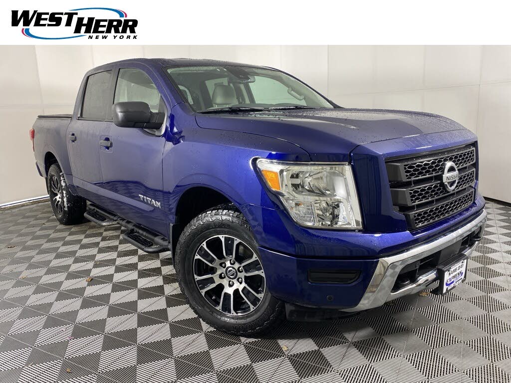 2022 Nissan Titan SV Crew Cab 4WD