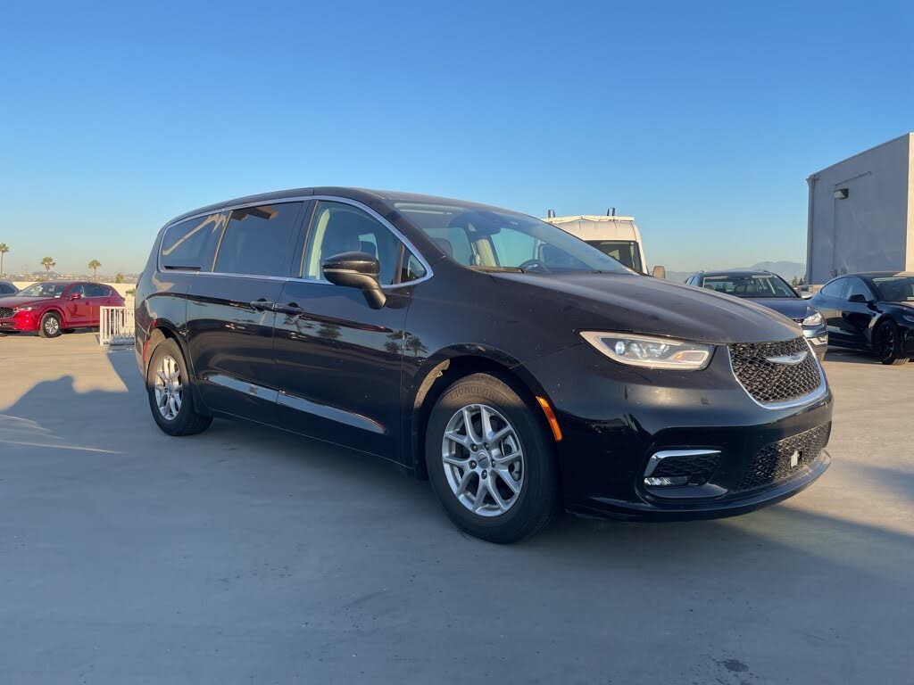 2023 Chrysler Pacifica Touring L FWD