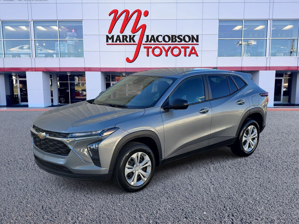 2025 Chevrolet Trax LS FWD