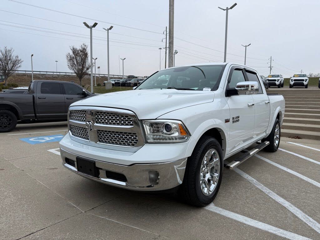 2017 RAM 1500 Laramie Crew Cab 4WD