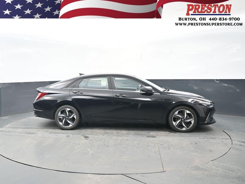 2022 Hyundai Elantra Limited FWD