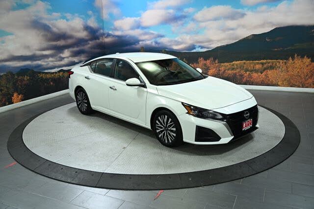 2023 Nissan Altima 2.5 SV FWD