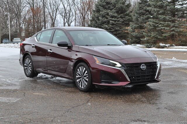 2024 Nissan Altima 2.5 SV FWD