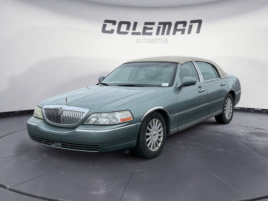 2005 Lincoln Town Car Signature