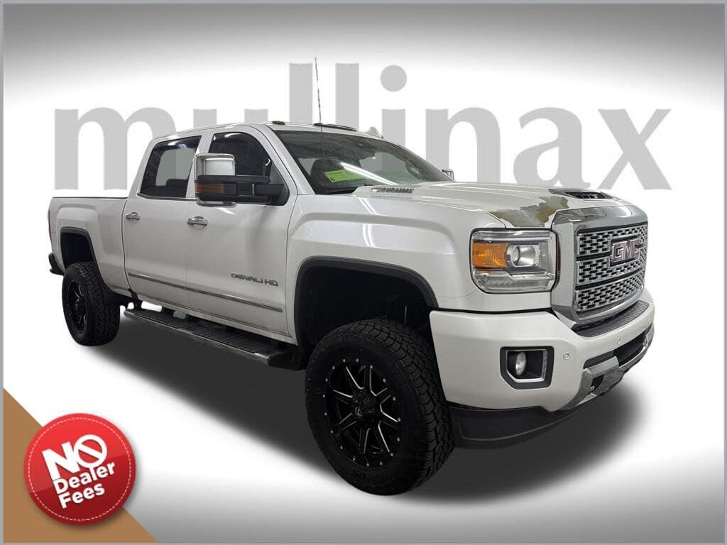 2018 GMC Sierra 2500HD Denali Crew Cab SB 4WD