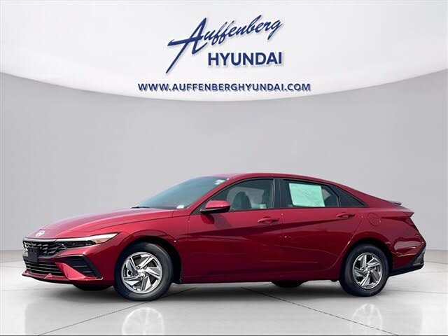 2025 Hyundai Elantra SE FWD