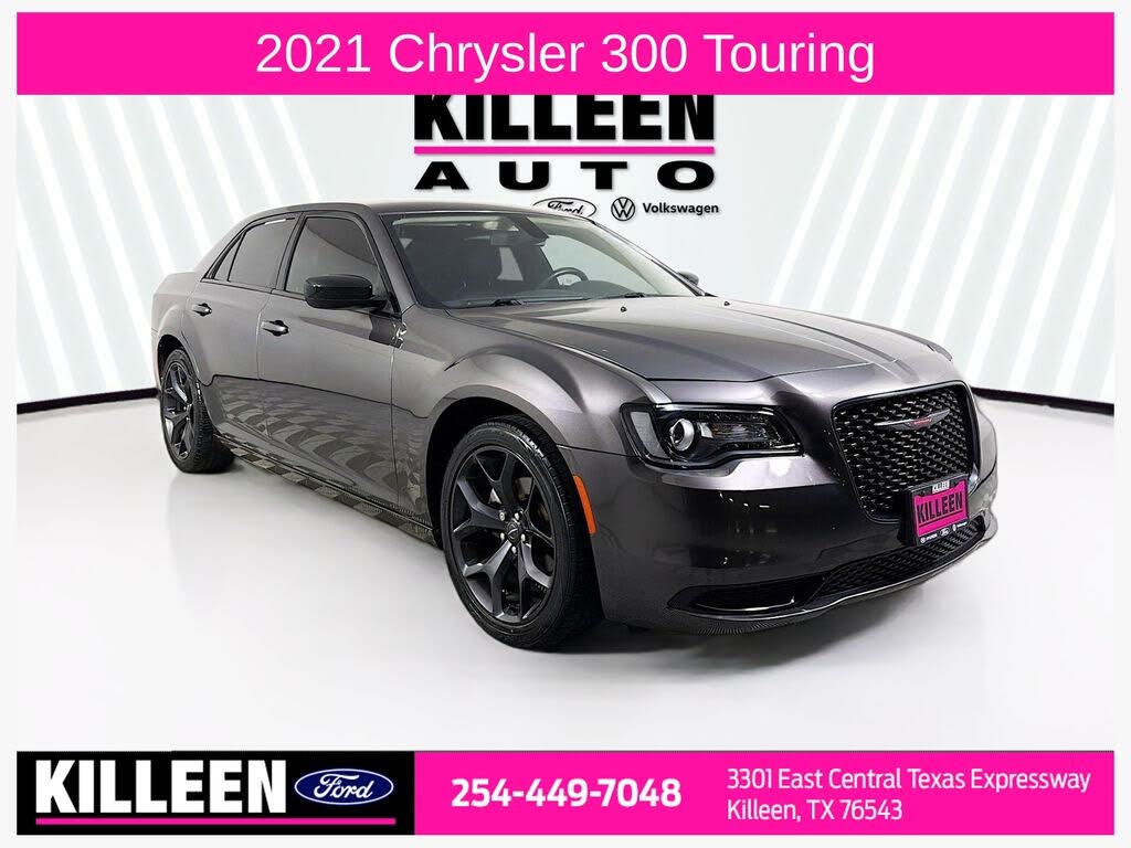 2021 Chrysler 300 Touring RWD