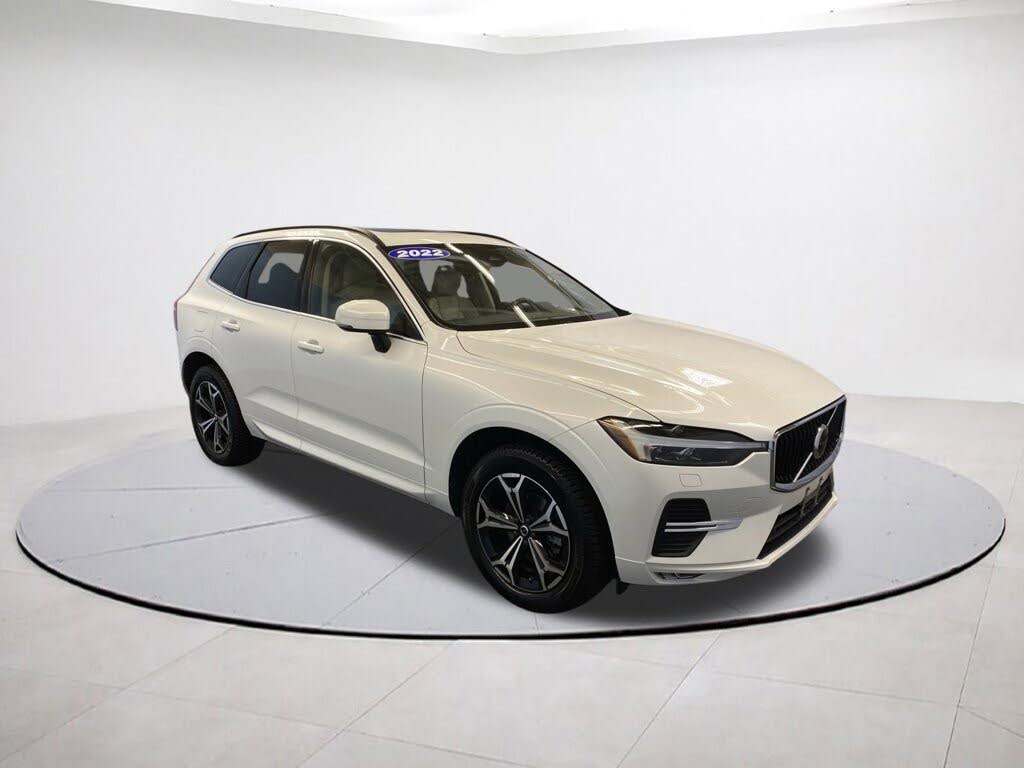 2022 Volvo XC60 B5 Momentum AWD