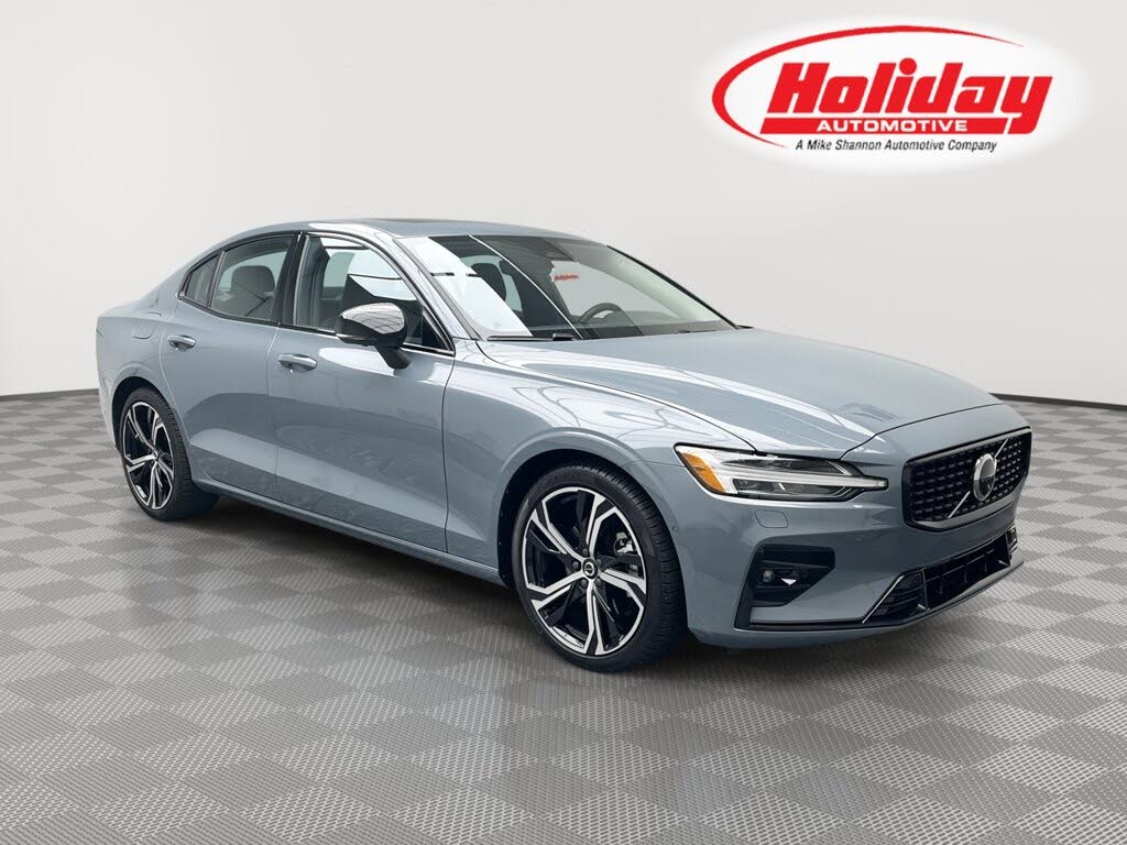 2024 Volvo S60 B5 Plus Dark Theme AWD