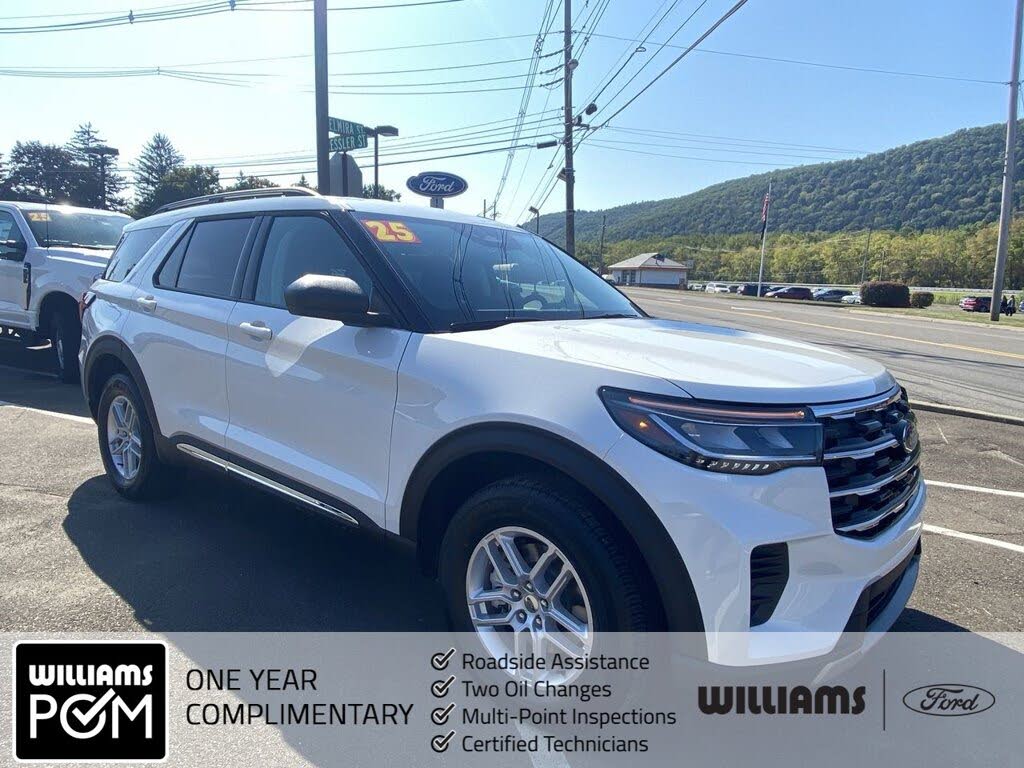 2025 Ford Explorer Active AWD