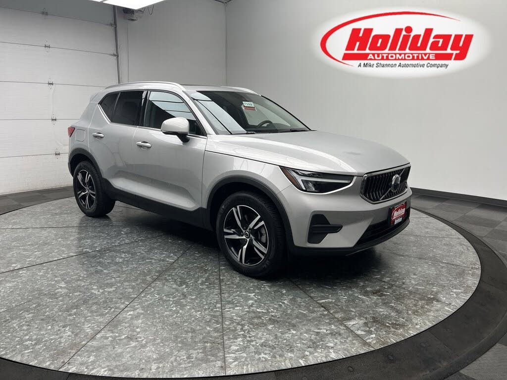 2025 Volvo XC40 B5 Core Bright Theme AWD