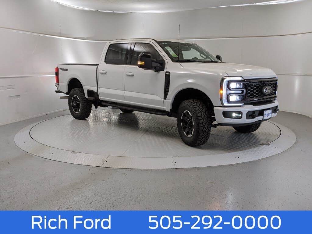 2025 Ford F-250 Super Duty Lariat Crew Cab 4WD