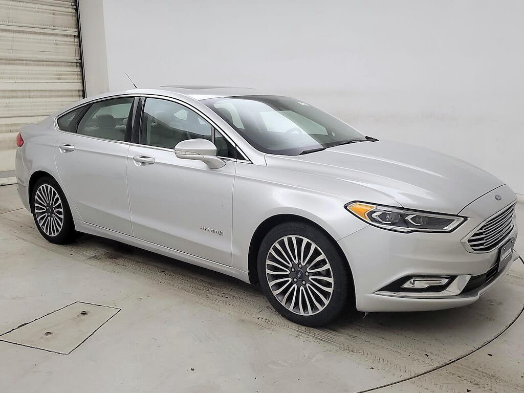 2017 Ford Fusion Hybrid Titanium FWD