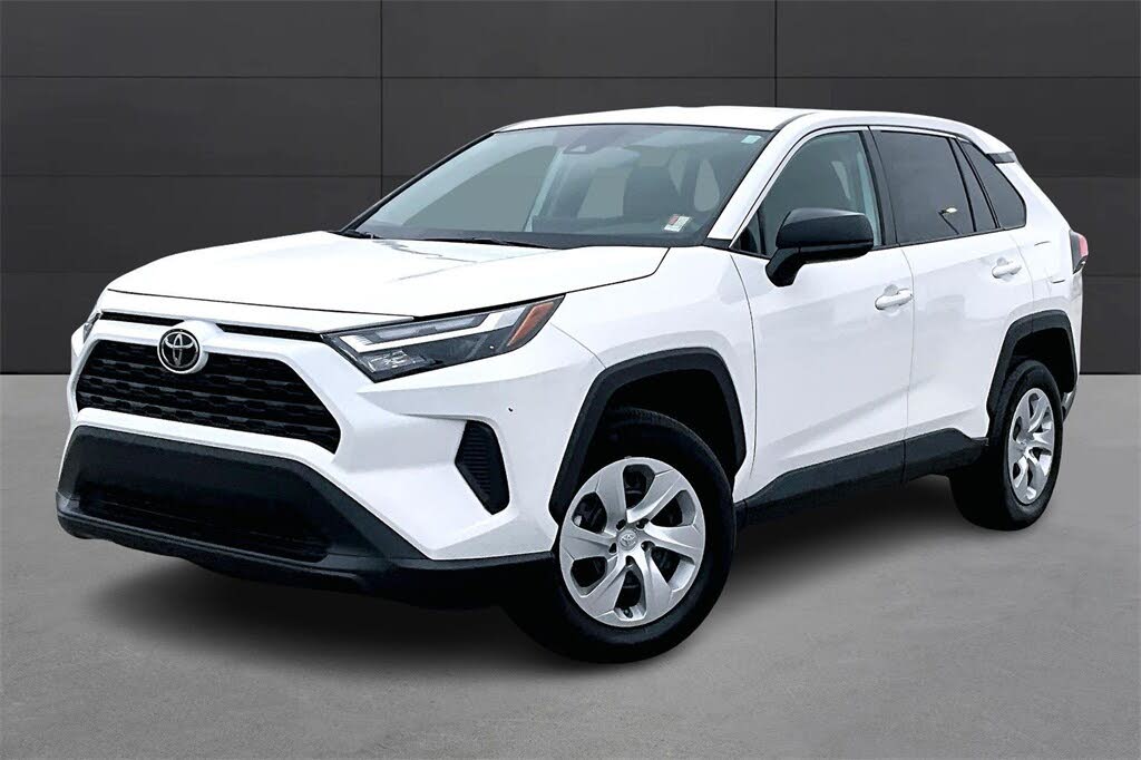 2024 Toyota RAV4 LE FWD