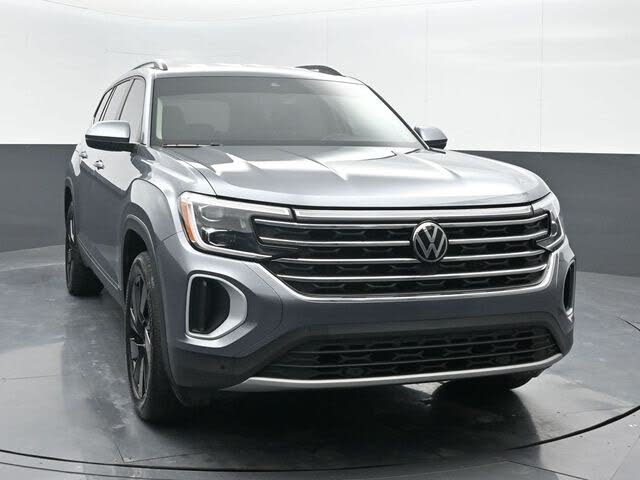 2024 Volkswagen Atlas SE FWD with Technology
